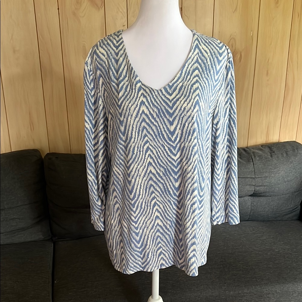 Chico's Blue and White Patterned Women’s Tops Size 2